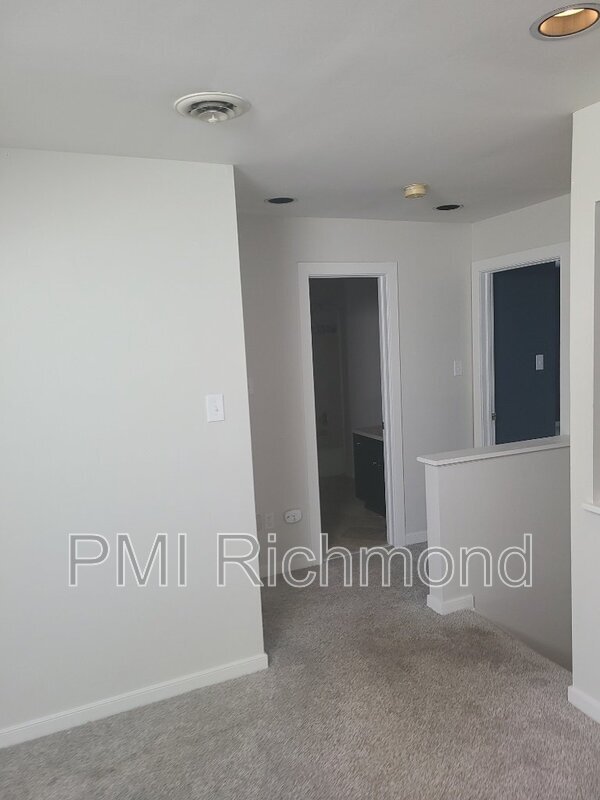 Building Photo - 4601 Winterset Pl