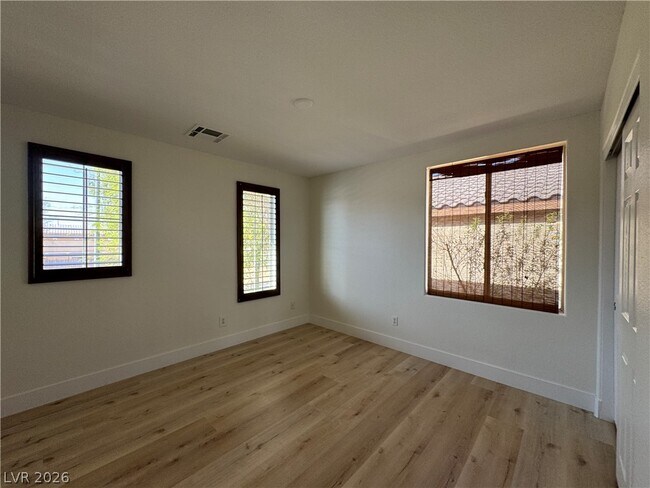 Building Photo - 1030 E Eldorado Ln