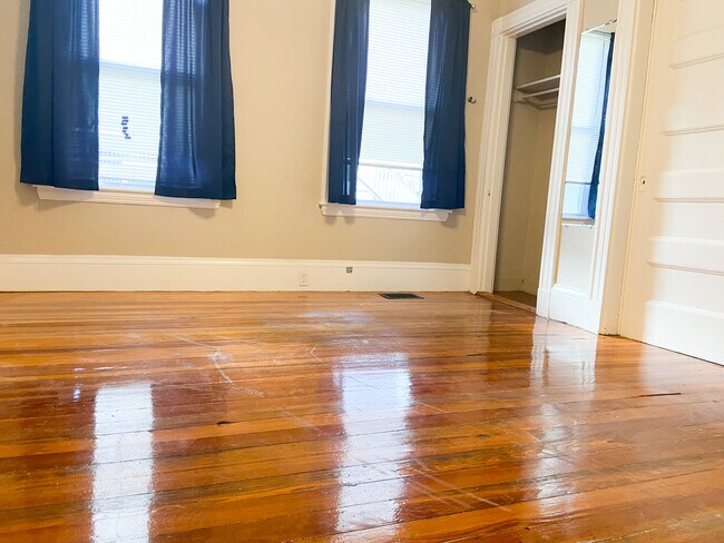 Building Photo - 1 Parker Hill Ter