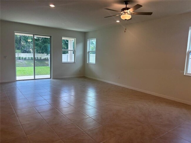Building Photo - 8001 Lennox Lp