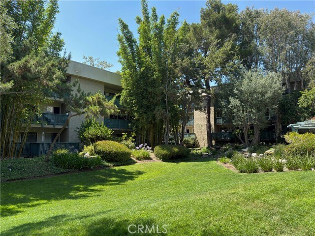 Building Photo - 552 N Bellflower Blvd