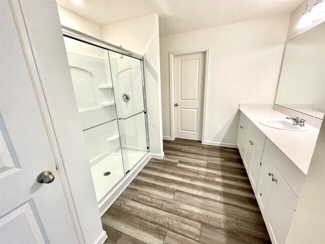 Building Photo - 5915 Grantgrala Dr