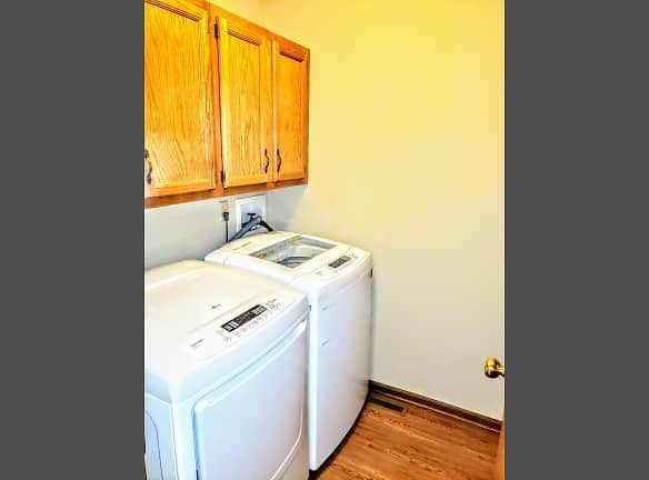 Building Photo - 382 Waterside Avenue