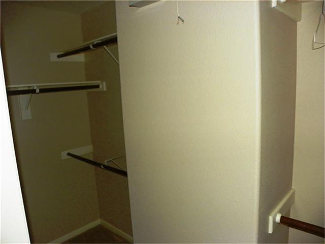Building Photo - 2926 Meadowglen Crest