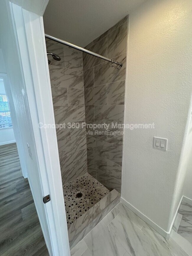 Building Photo - 3211 Park Ln