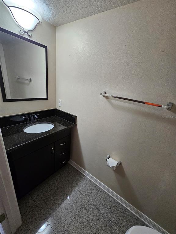 Building Photo - 551 Stonewall Ave