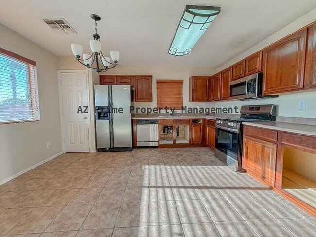 Building Photo - 24016 N Oasis Blvd