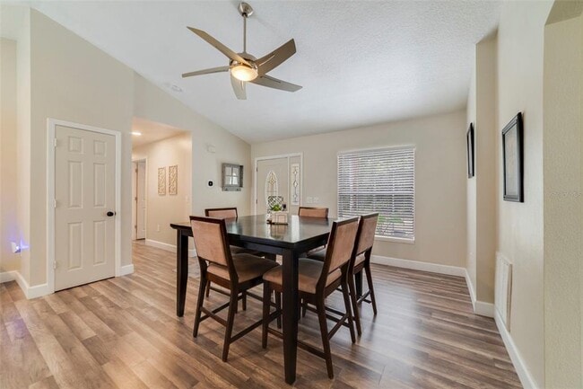 Building Photo - 40140 Palm St