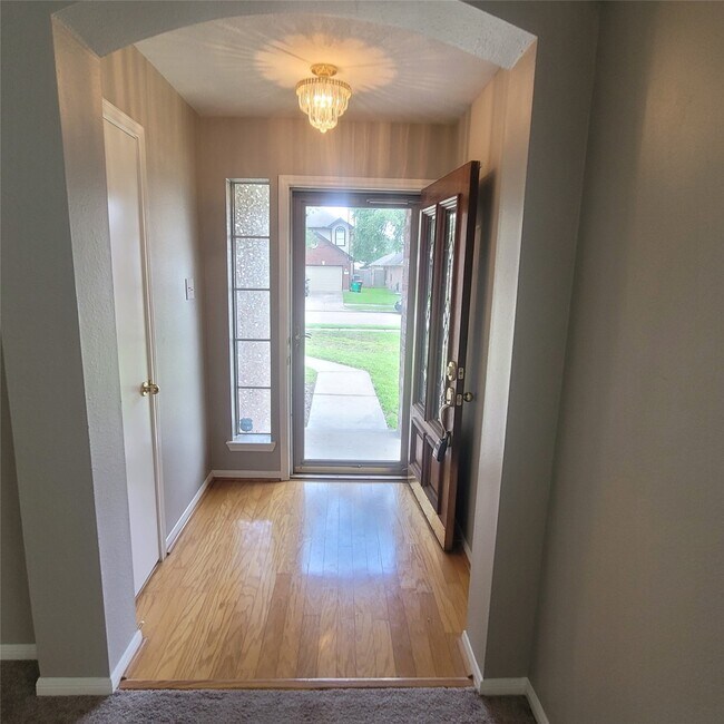 Building Photo - 1411 Hunter Ridge Ct