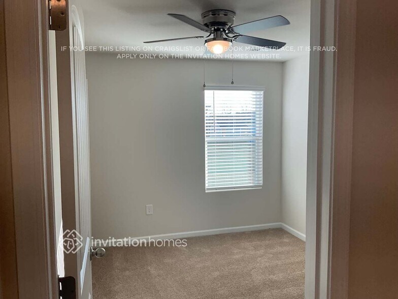 Building Photo - 217 White Flds Ave