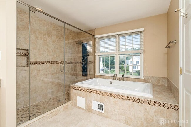 Building Photo - 15 Meadowlark Dr
