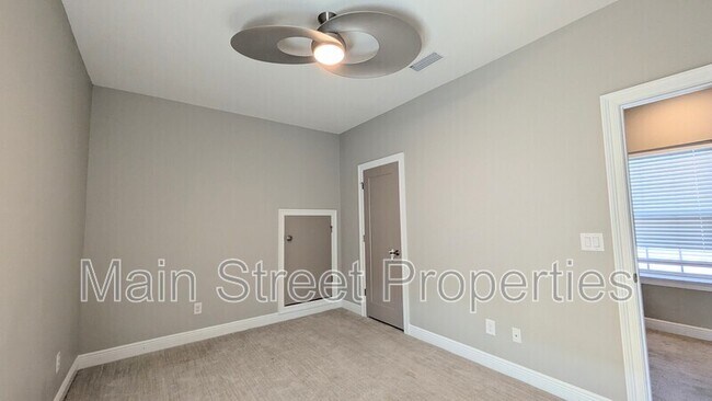 Building Photo - 121 N C St