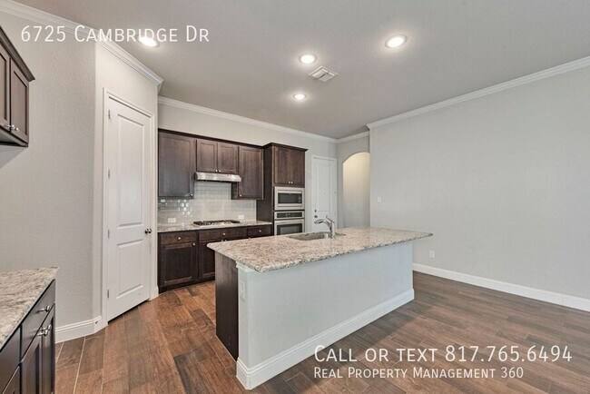 Building Photo - 6725 Cambridge Dr