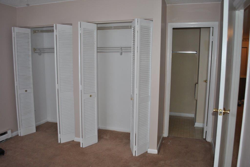 Building Photo - 475 Meadowview Dr