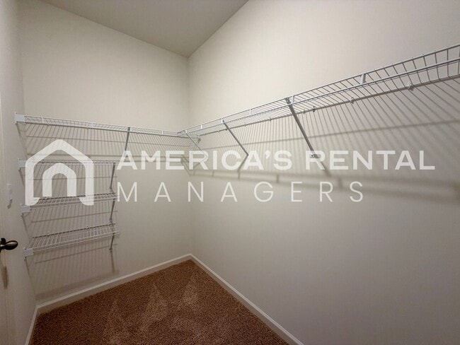 Building Photo - Modern Two Story Living in Doss Ferry - Available NOW!!