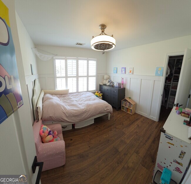 Building Photo - 1121 Vanessa Ave