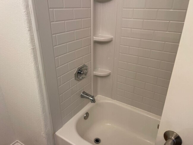Building Photo - 3br/2ba Home on corner lot
