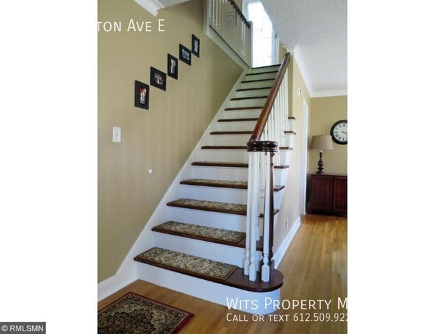 Building Photo - 704 Arlington Ave E