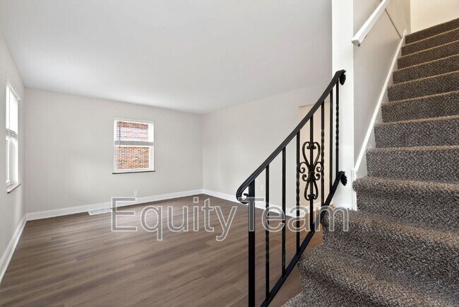 Building Photo - 405 Home Ave