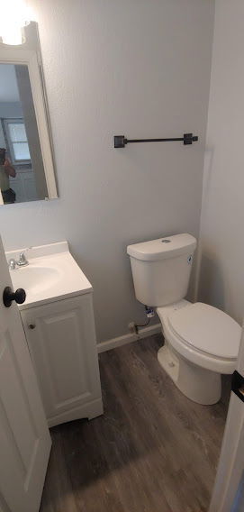 Building Photo - 8632 Broadway Dr