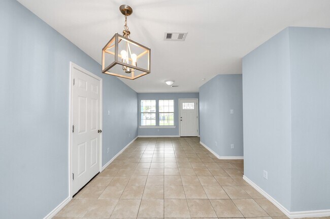 Building Photo - 3511 Palm Ave