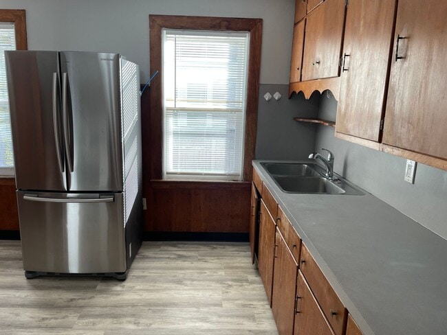 Building Photo - Beautiful Single Family Home For Rent in E...