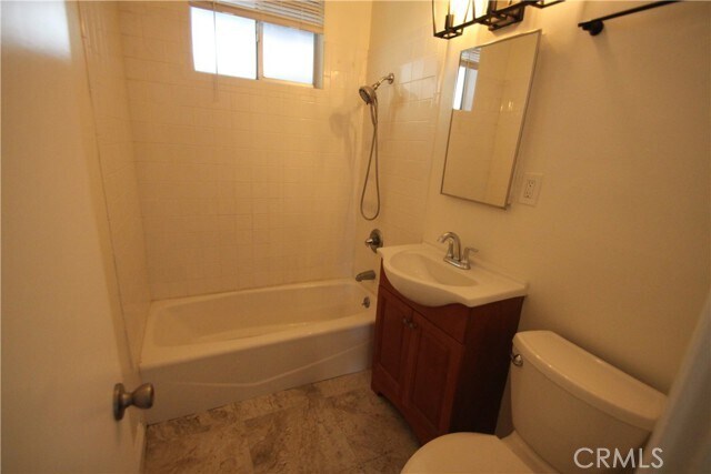 Building Photo - 2614 Graham Ave