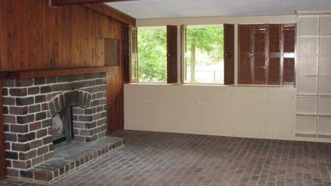 Building Photo - 11855 Molly Lea