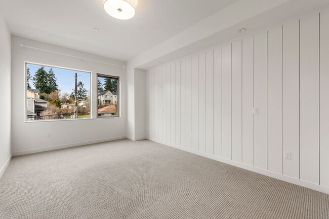 Building Photo - Modern 3 Bed 3.5 Bath Townhome with Garage, Balcony and Fenced Yard Near Light Rail