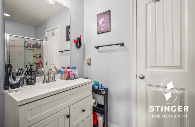 Building Photo - 332 Dante Cir