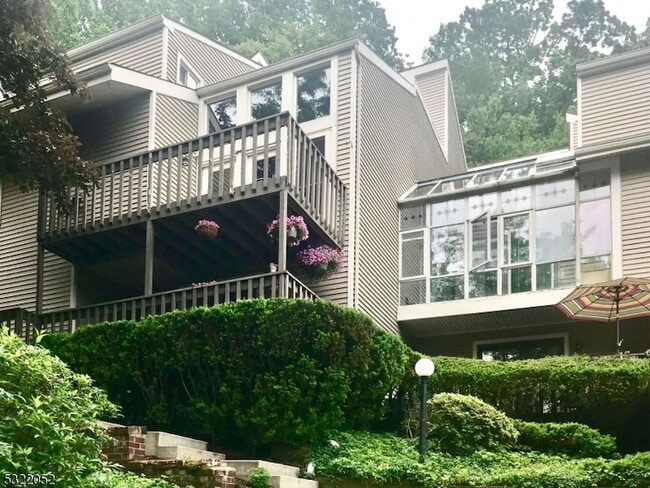 Primary Photo - 38 Chestnut St
