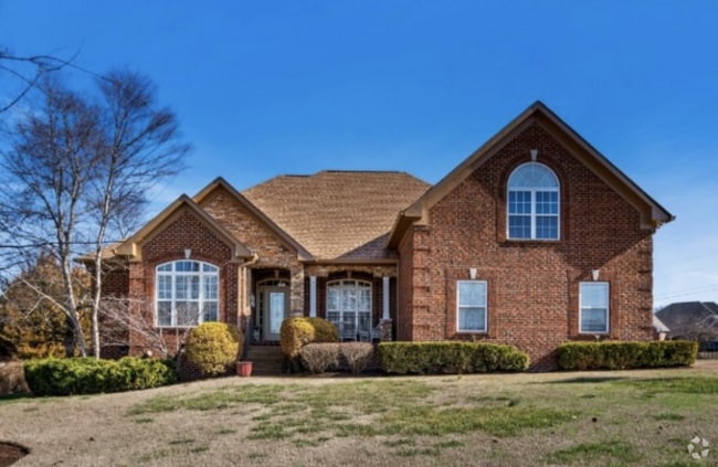 Building Photo - 301 Chamblee Ct