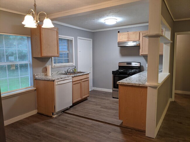 Building Photo - 6831 St Augustine St