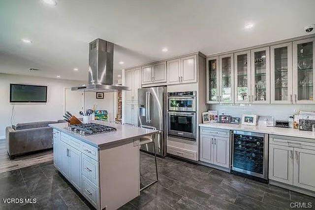 Building Photo - 6656 Columbus Ave