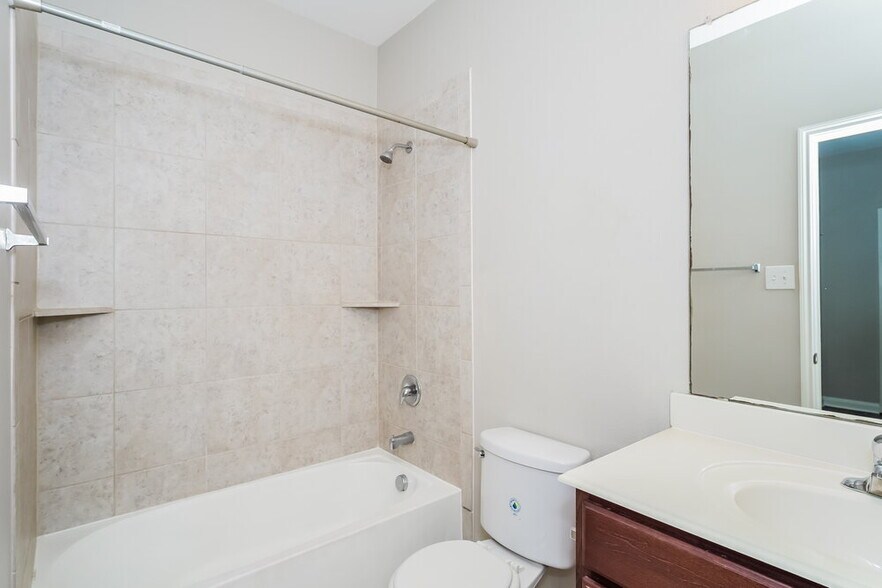 Building Photo - 6120 Chalk Hollow Dr