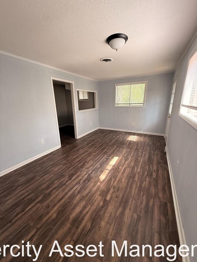 Building Photo - Berclair Beauty!!! Spacious, and section 8 welcomed !!!!!