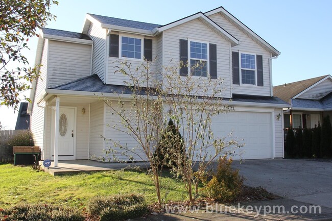 Building Photo - 3 Bed 2.5 Bath Home in St. Helens, Oregon