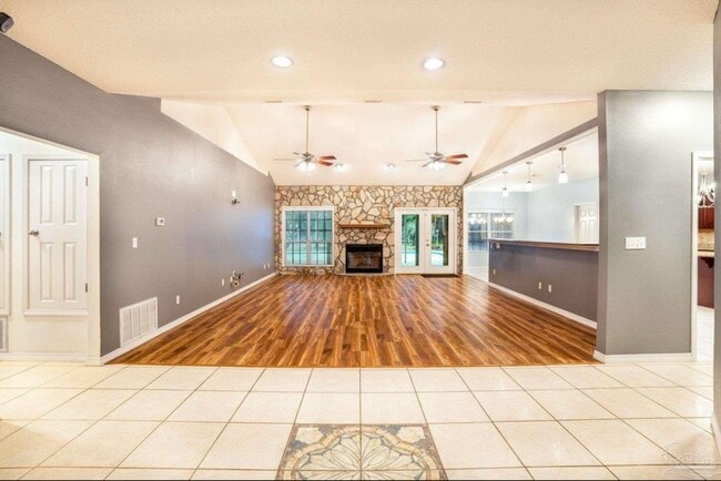 Building Photo - 1911 Tillman Ln