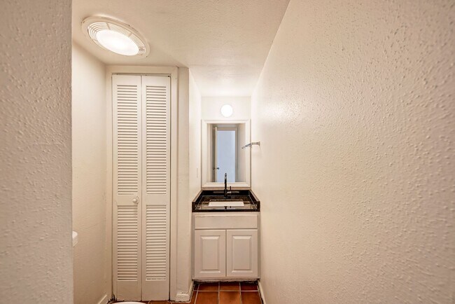 Building Photo - 3102 Cedar St