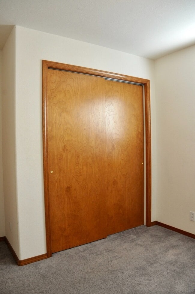 Building Photo - 3 bed 2 bath rancher with A/C