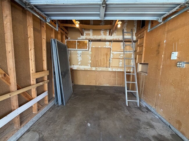 Building Photo - 2,800Sq Foot, 5 Bedroom Single Story Home Available Near Eubank Blvd NE & Copper Ave NE!