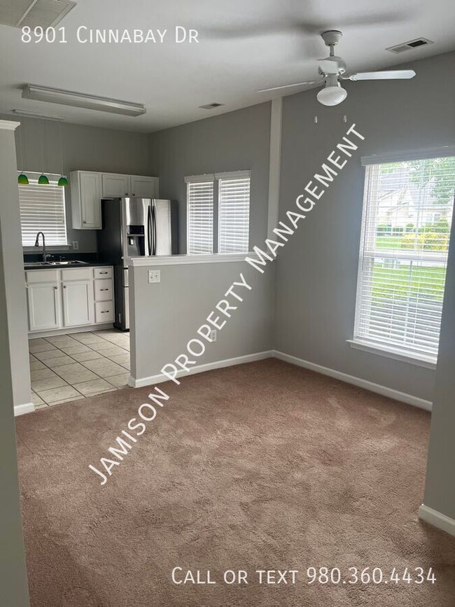 Building Photo - 8901 Cinnabay Dr