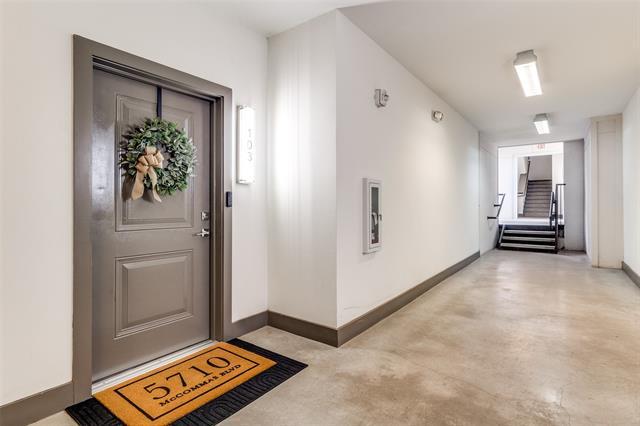 Building Photo - 5710 McCommas Blvd