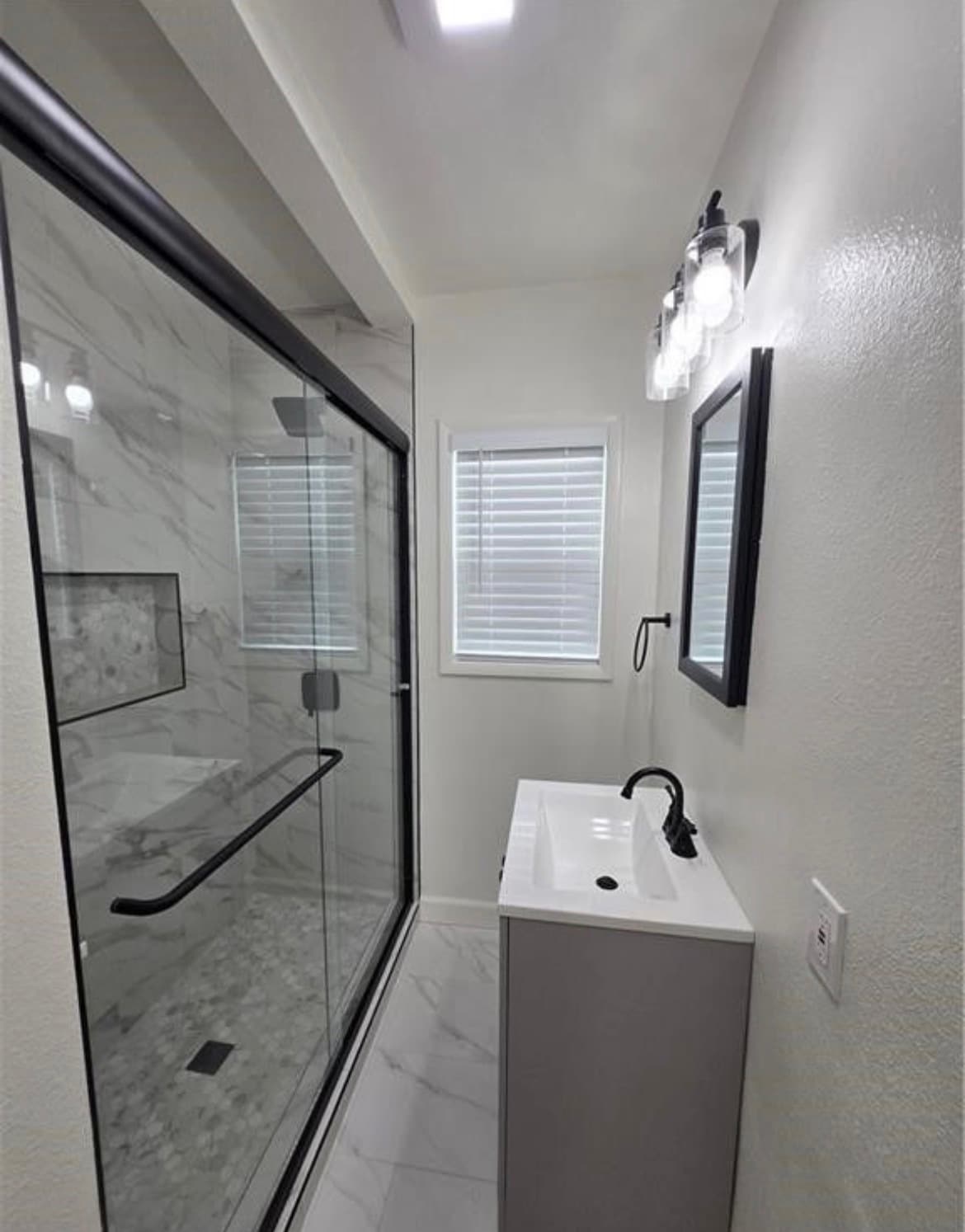 Building Photo - 2436 W Repetto Ave