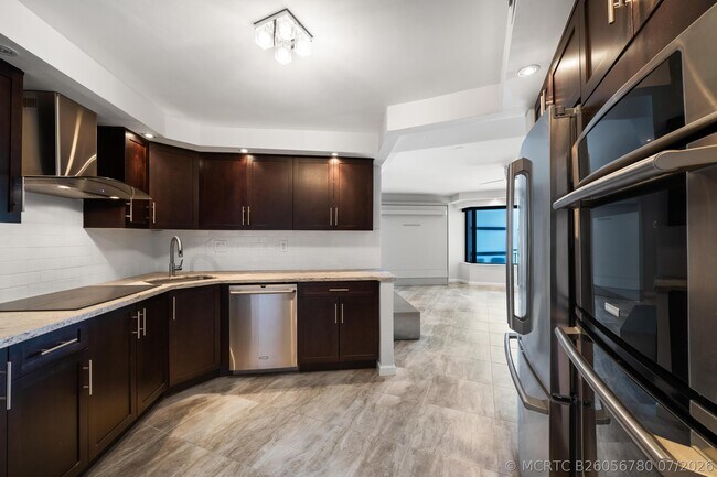 Building Photo - 3800 Galt Ocean Dr