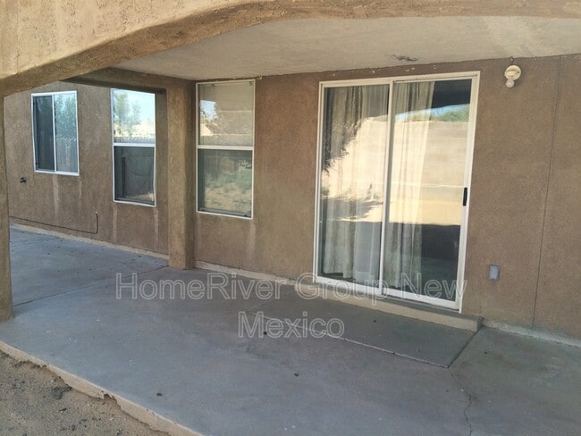Building Photo - 915 Blackbird Dr SW