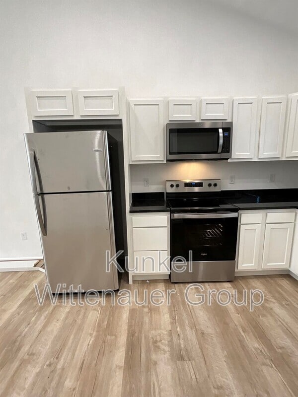 Building Photo - 5 Lakewood Dr