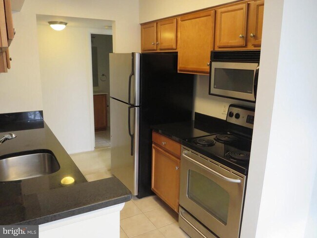 Building Photo - 1712 Abercromby Ct