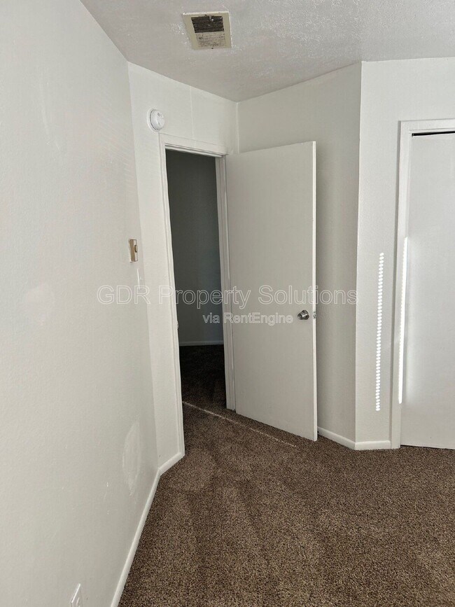 Building Photo - 3505 Tyson Pl NE