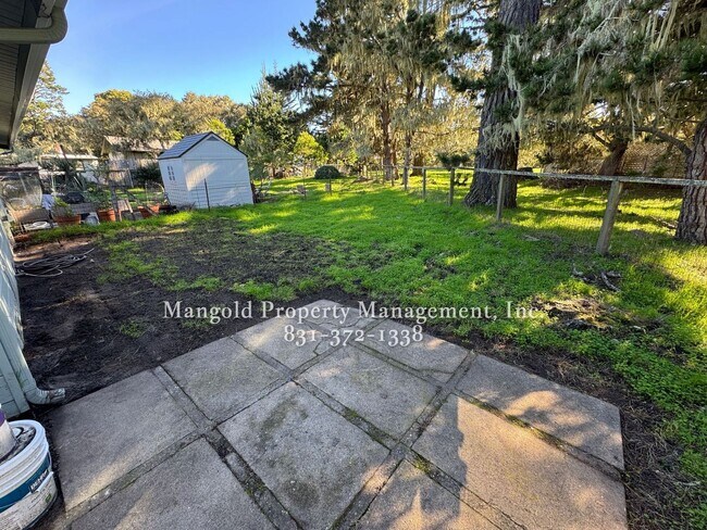 Building Photo - 635den